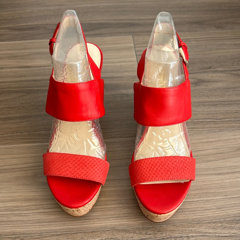 New Nine West Wedge Sandal, Size 9
